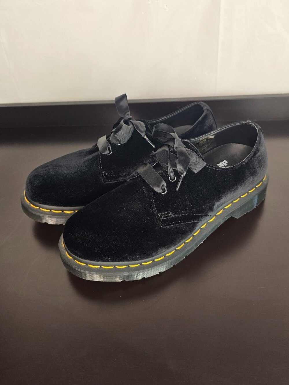 NWOT Dr. Martens 1461 BEX Black Velvet Oxford Shoes with Ribbon Laces Sz W7 M6
